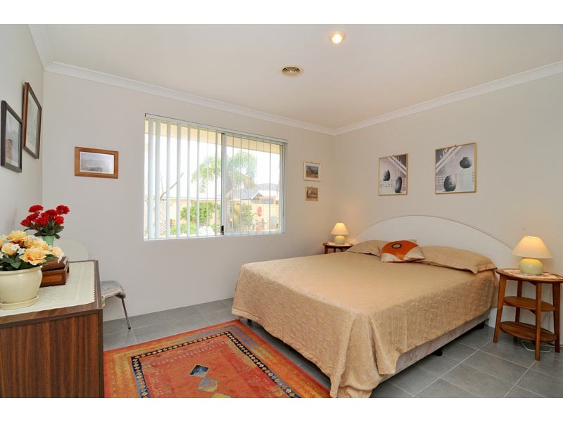 166 Peelwood Parade, Halls Head WA 6210