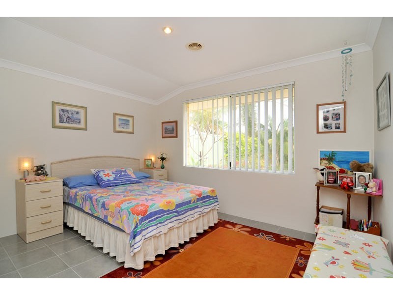 166 Peelwood Parade, Halls Head WA 6210