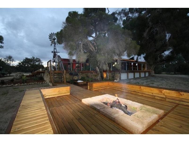 84 Peaceful Waters Drive, Barragup WA 6209