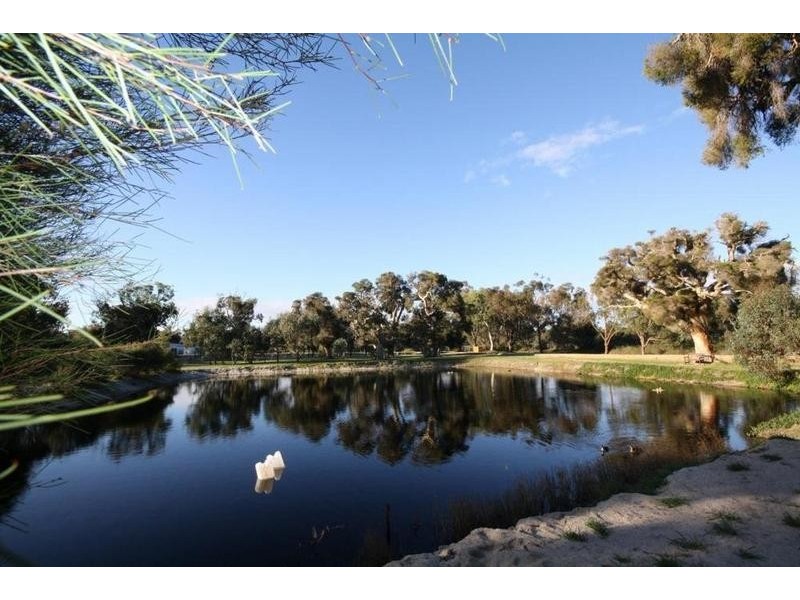 84 Peaceful Waters Drive, Barragup WA 6209