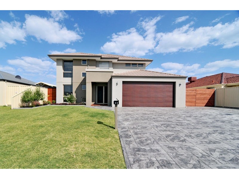 35 Malata Ridge, Lakelands WA 6180