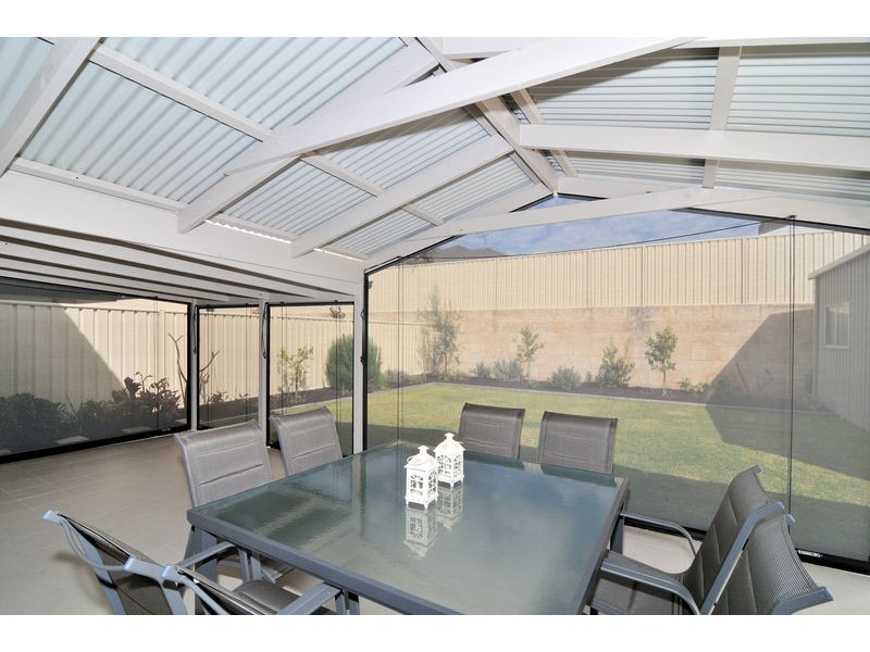 35 Malata Ridge, Lakelands WA 6180