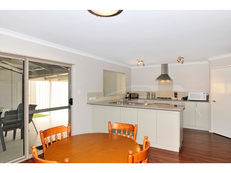 35 Malata Ridge, Lakelands WA 6180