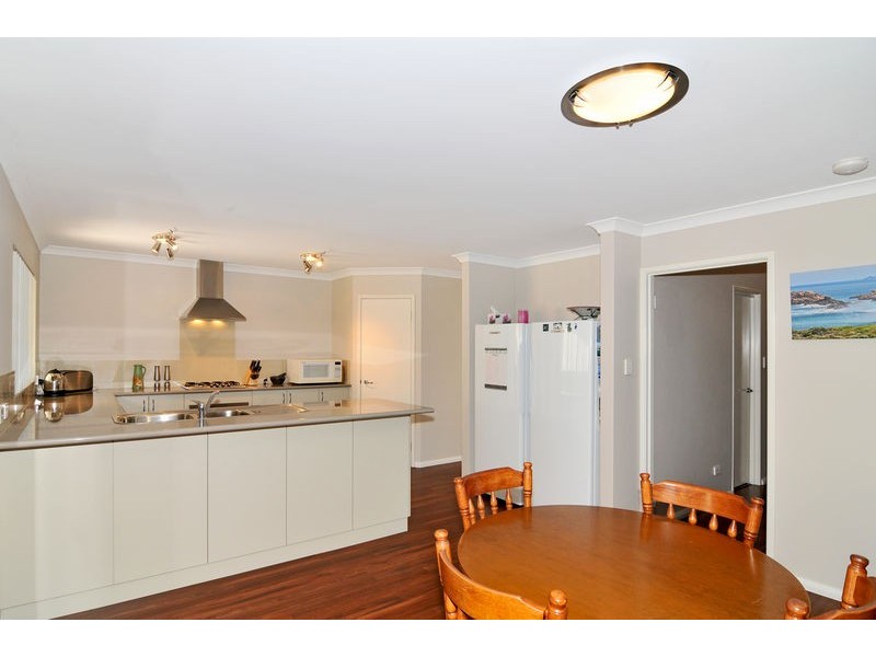 35 Malata Ridge, Lakelands WA 6180