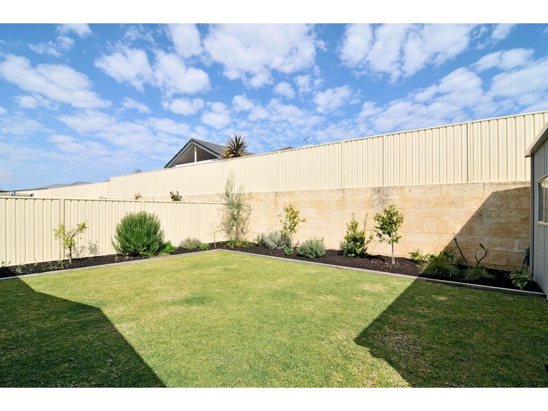 35 Malata Ridge, Lakelands WA 6180