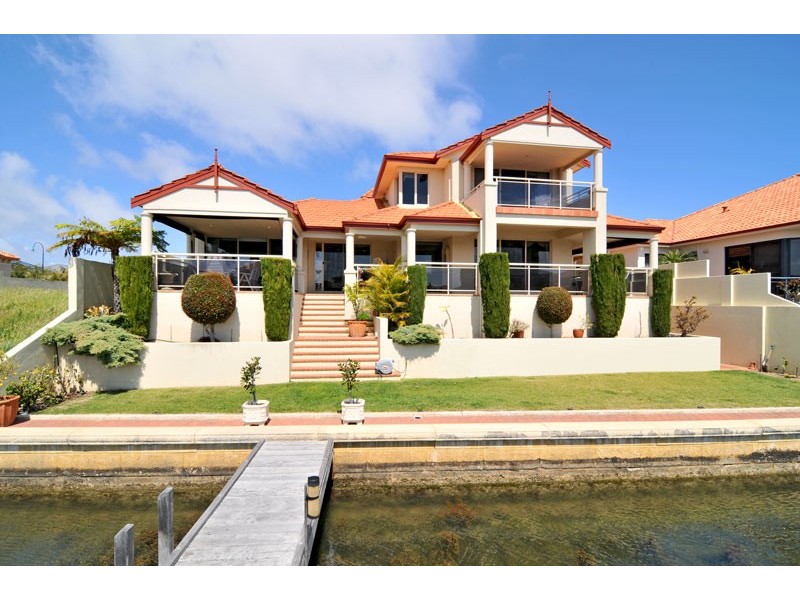 5 Finistere Island Retreat, Halls Head WA 6210