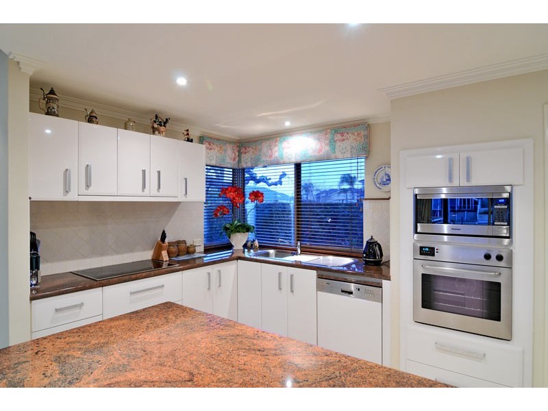 5 Finistere Island Retreat, Halls Head WA 6210