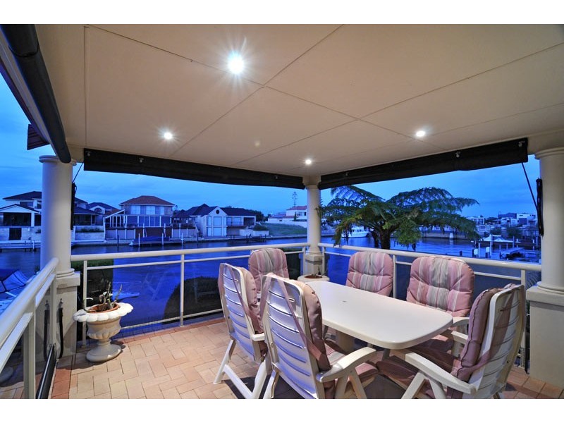 5 Finistere Island Retreat, Halls Head WA 6210