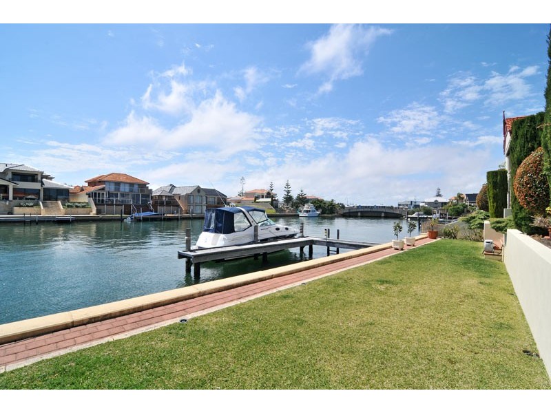 5 Finistere Island Retreat, Halls Head WA 6210