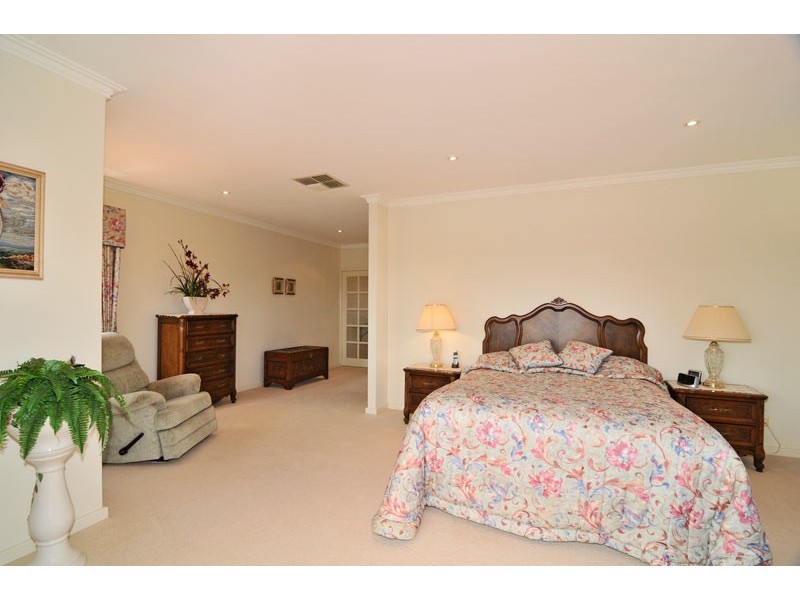 5 Finistere Island Retreat, Halls Head WA 6210