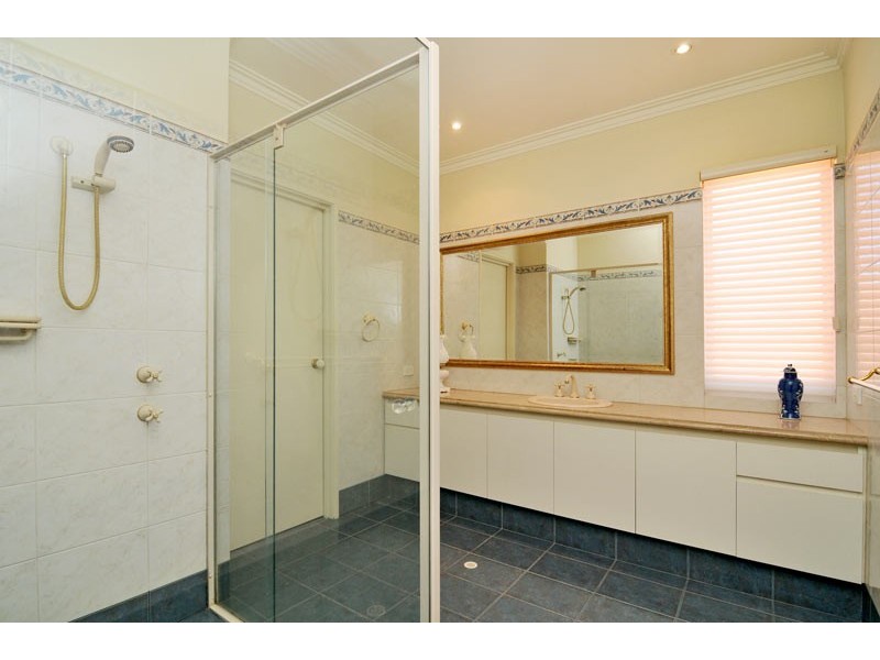 5 Finistere Island Retreat, Halls Head WA 6210