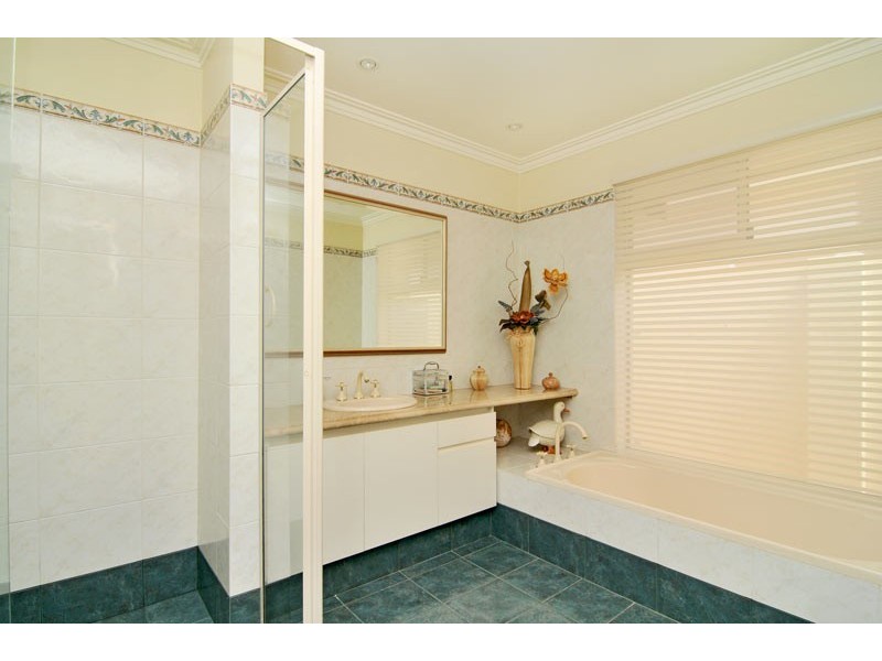 5 Finistere Island Retreat, Halls Head WA 6210