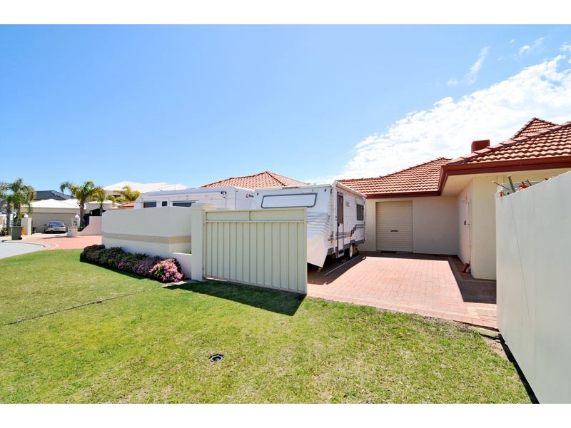 5 Finistere Island Retreat, Halls Head WA 6210