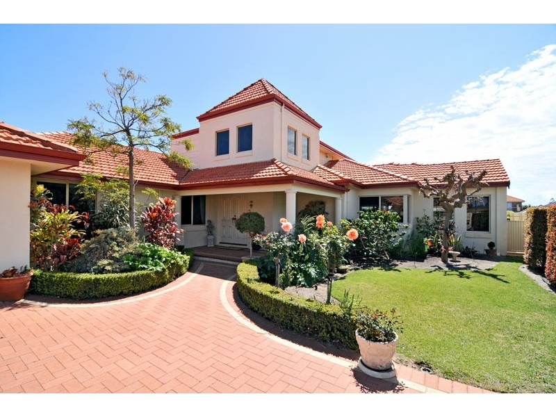 5 Finistere Island Retreat, Halls Head WA 6210