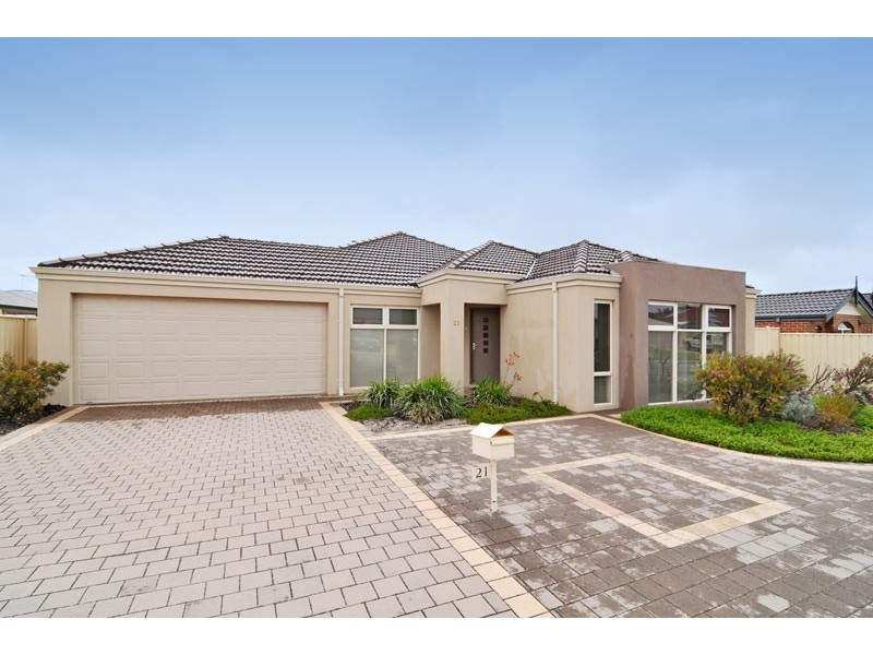 21 Wells Road, Pinjarra WA 6208