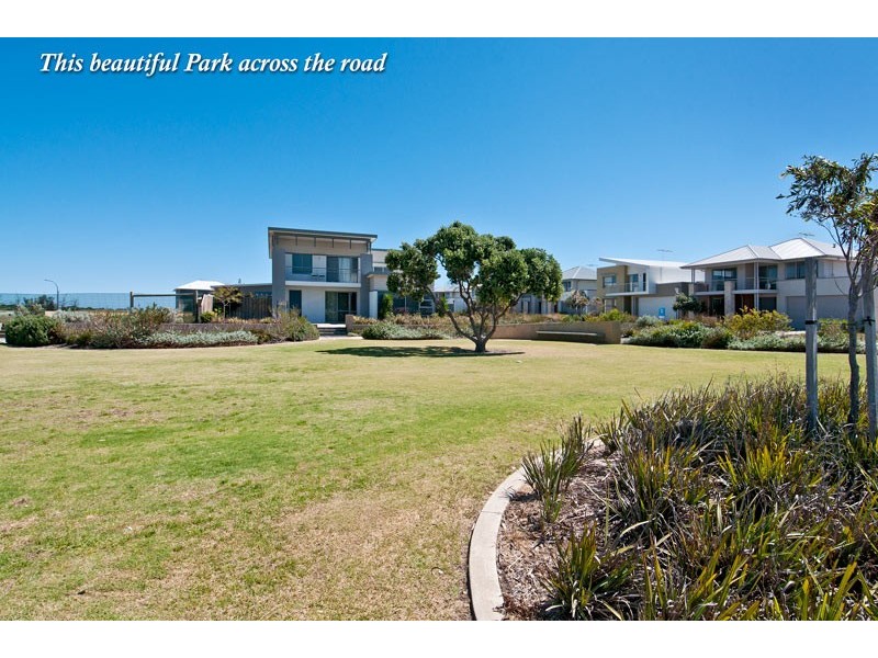 10 Cruentas Way, Halls Head WA 6210