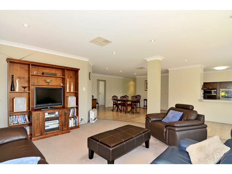 118 Leslie Street, Dudley Park WA 6210