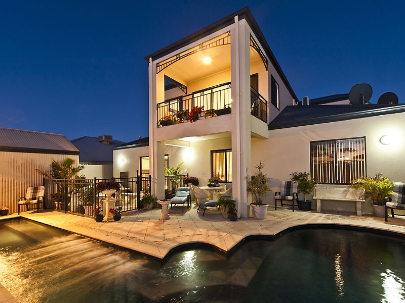 16 Granby Road, Secret Harbour WA 6173