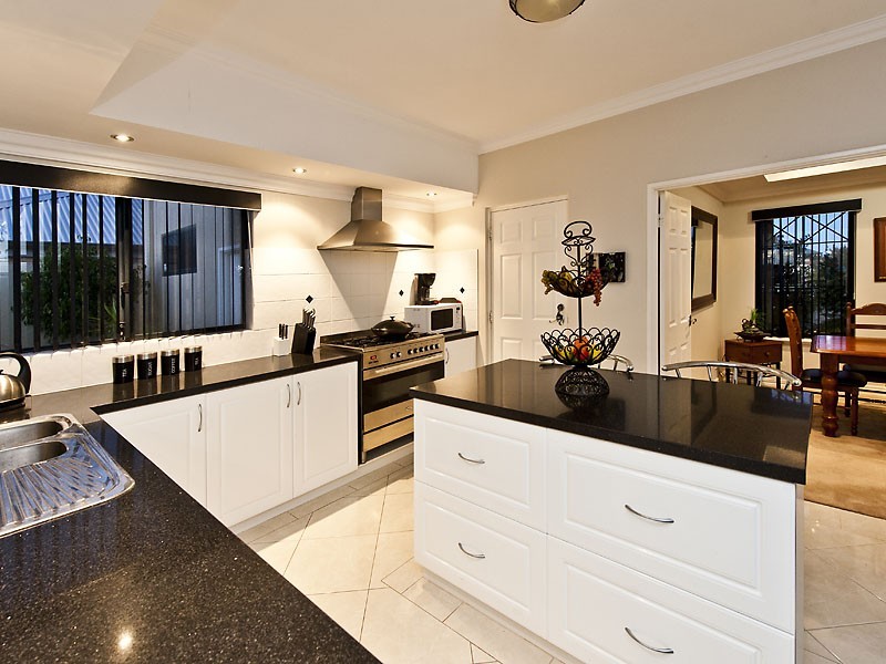 16 Granby Road, Secret Harbour WA 6173