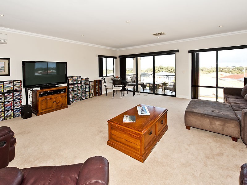 16 Granby Road, Secret Harbour WA 6173