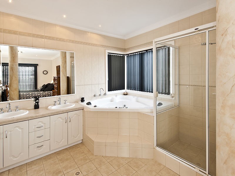 16 Granby Road, Secret Harbour WA 6173