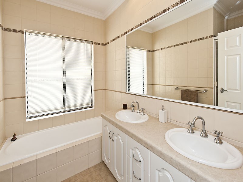 16 Granby Road, Secret Harbour WA 6173