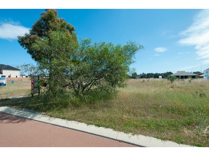 9 Gael Place, Dudley Park WA 6210