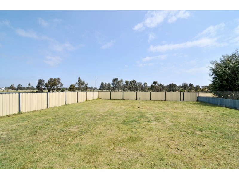 11 Evergreen Loop, Stake Hill WA 6210