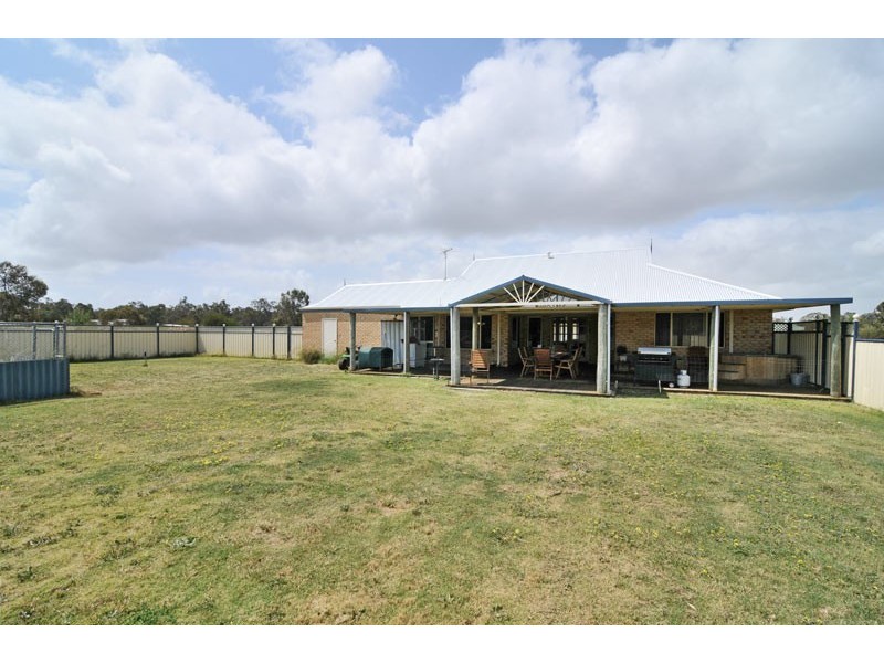 11 Evergreen Loop, Stake Hill WA 6210