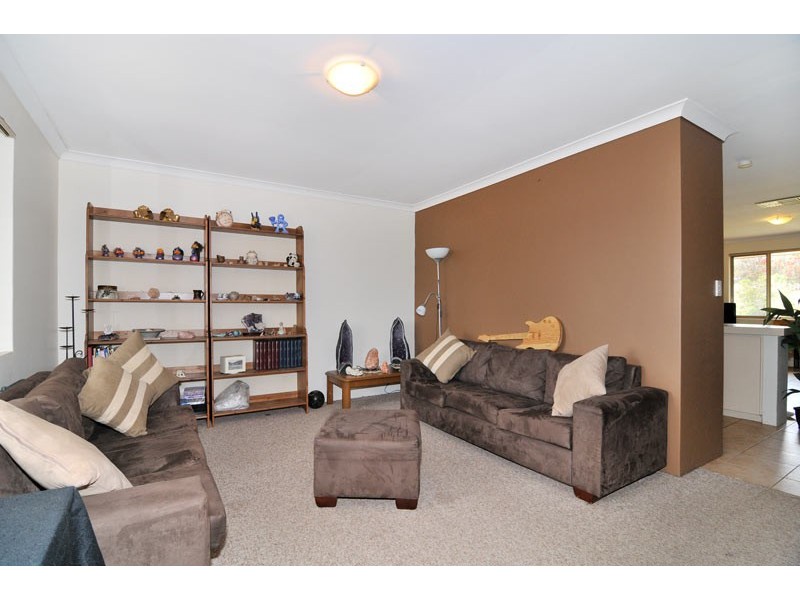 5 Winfield Place, Greenfields WA 6210