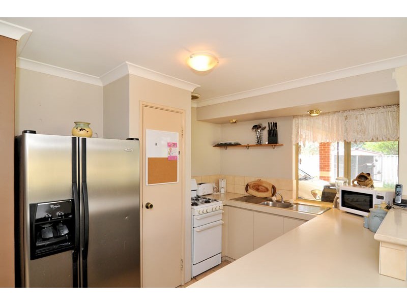 5 Winfield Place, Greenfields WA 6210