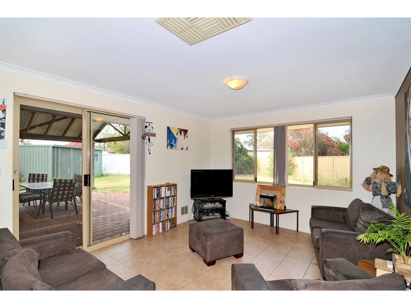 5 Winfield Place, Greenfields WA 6210