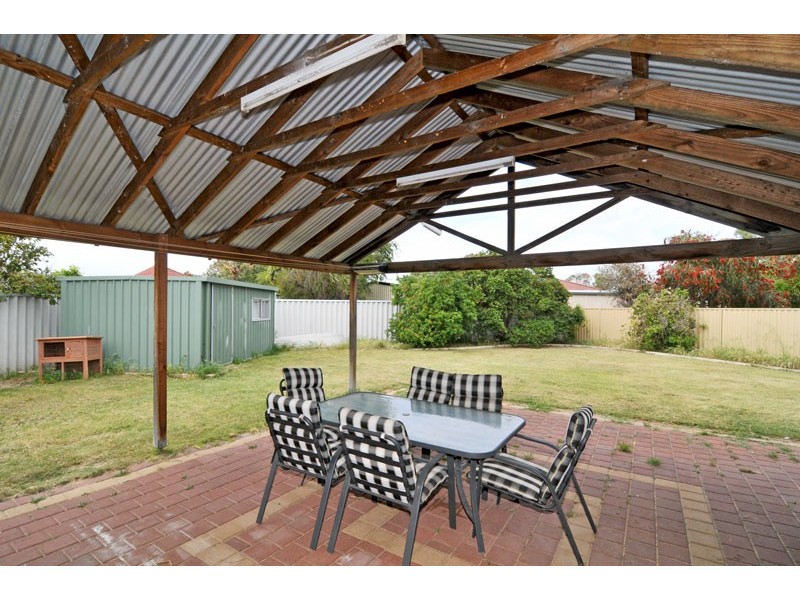 5 Winfield Place, Greenfields WA 6210