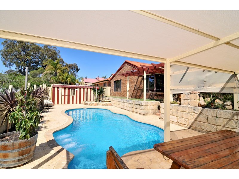 33 Tennyson Avenue, Halls Head WA 6210