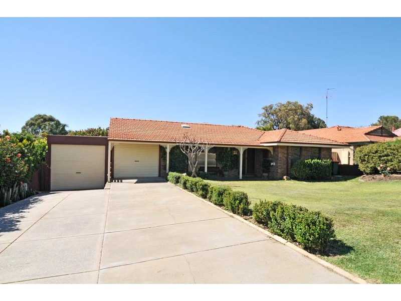 33 Tennyson Avenue, Halls Head WA 6210