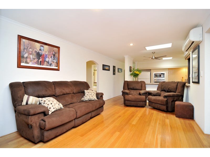 33 Tennyson Avenue, Halls Head WA 6210