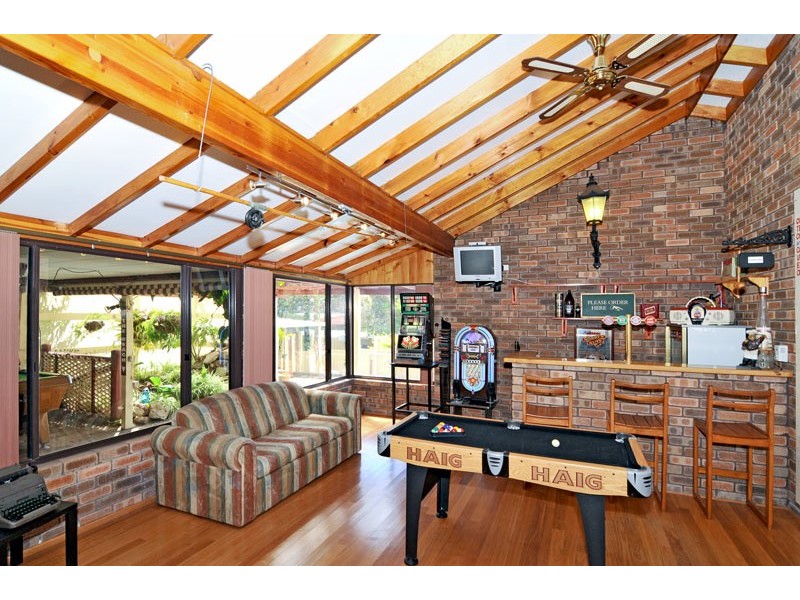 33 Tennyson Avenue, Halls Head WA 6210