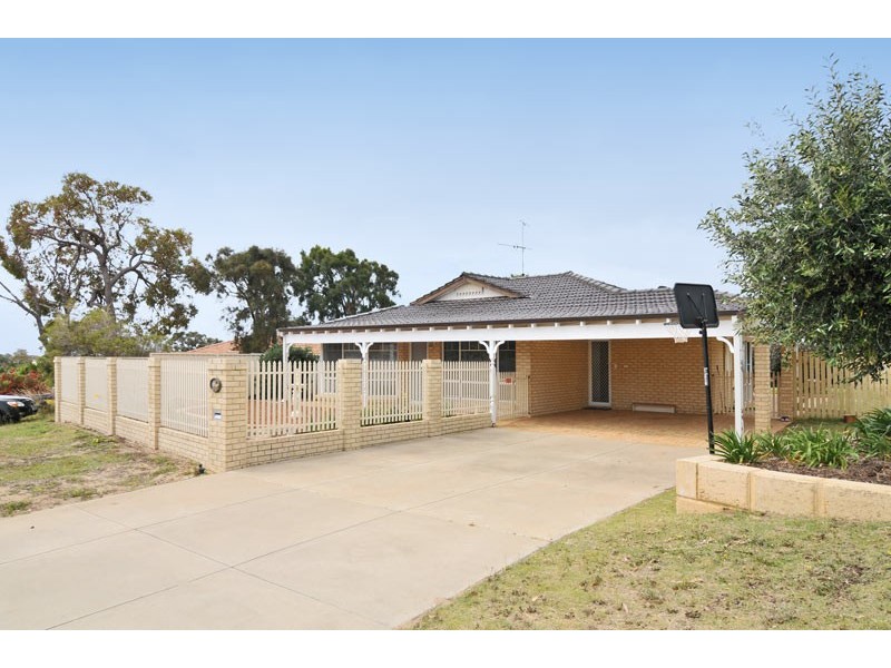 14 Floribunda Avenue, Halls Head WA 6210