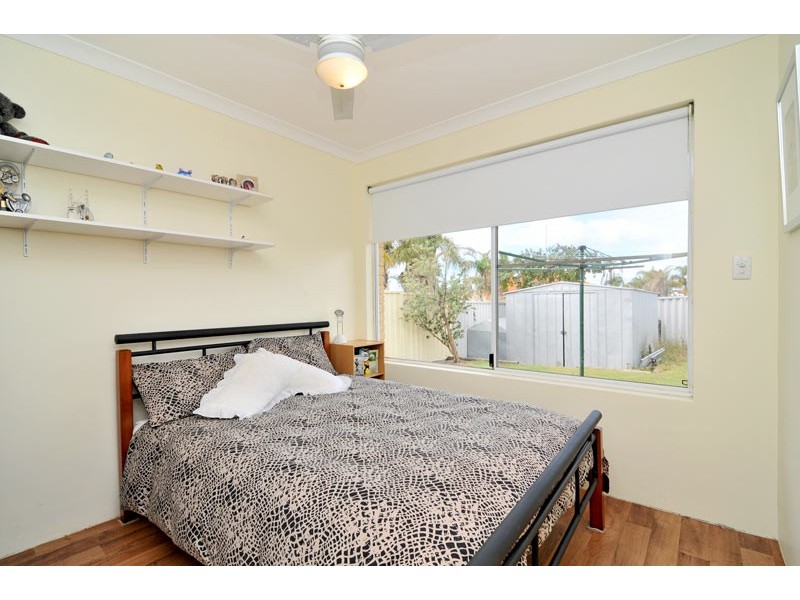 14 Floribunda Avenue, Halls Head WA 6210