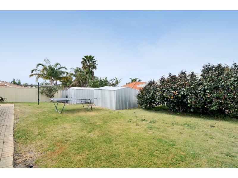 14 Floribunda Avenue, Halls Head WA 6210