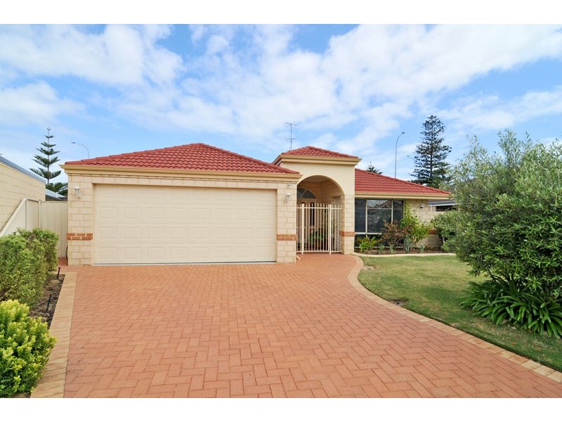 23 Rialto Place, Halls Head WA 6210