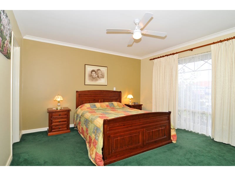 23 Rialto Place, Halls Head WA 6210