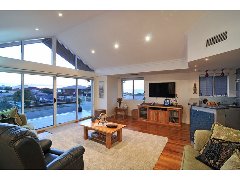 4 Orion Road, Silver Sands WA 6210