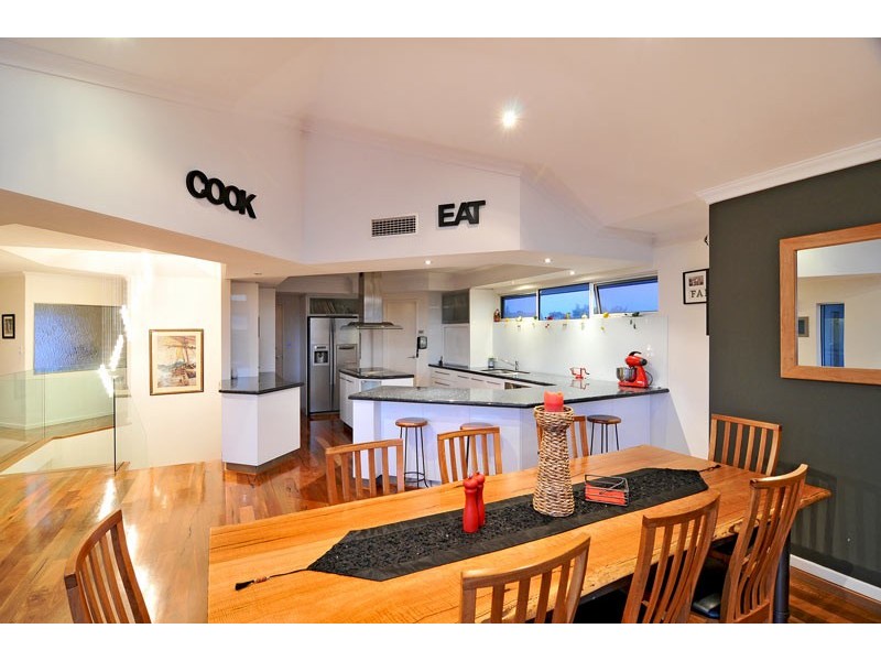 4 Orion Road, Silver Sands WA 6210