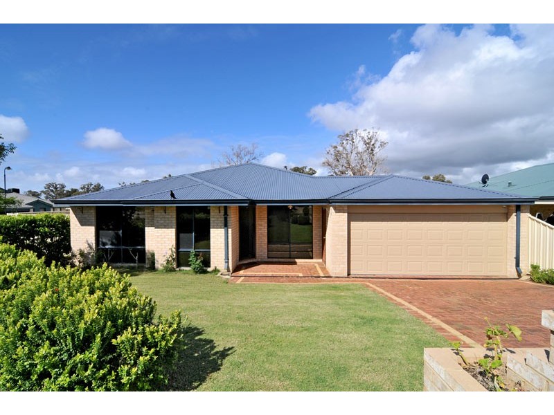 1 Brazier Way, Lakelands WA 6180
