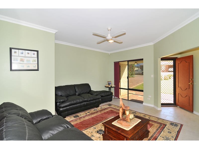 1 Brazier Way, Lakelands WA 6180