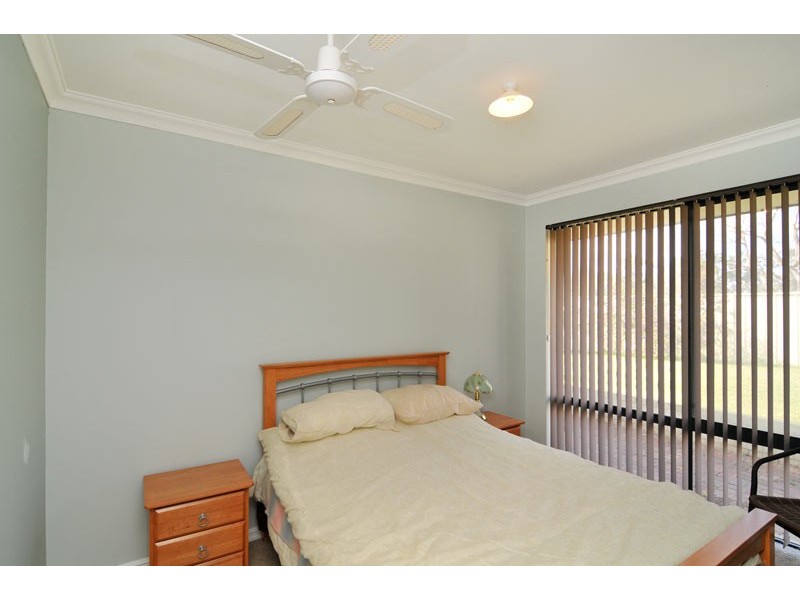 1 Brazier Way, Lakelands WA 6180