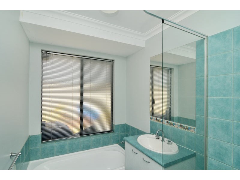 1 Brazier Way, Lakelands WA 6180