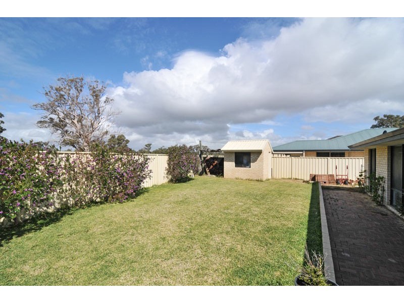 1 Brazier Way, Lakelands WA 6180
