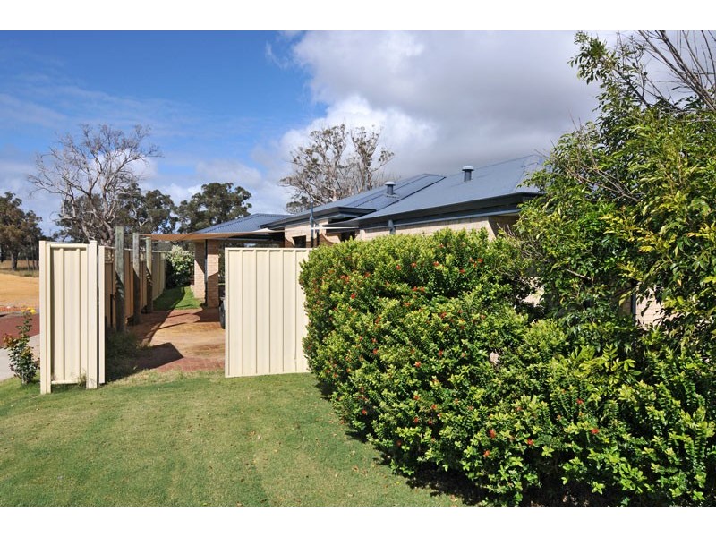 1 Brazier Way, Lakelands WA 6180
